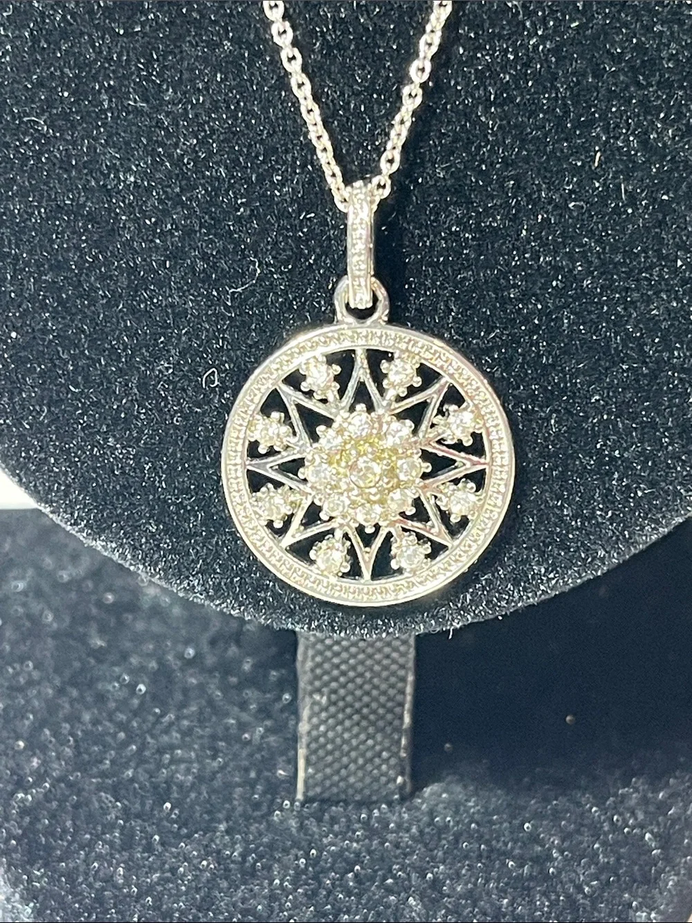NIB Vintage Rhinestone Snowflake Starburst Filigree Necklace Silver Tone 18